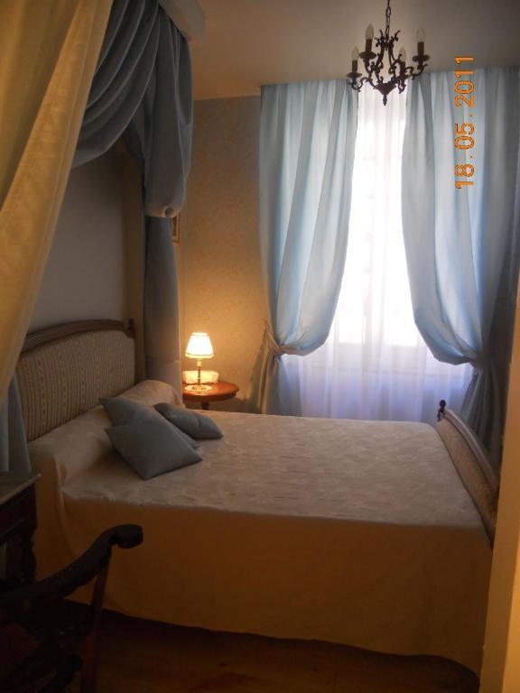 Les Drapiers De Villenouvelle Montauban Rom bilde